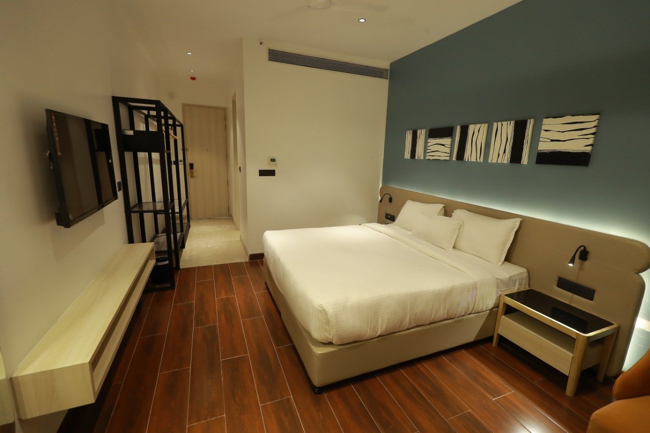 S DELUXE ROOM