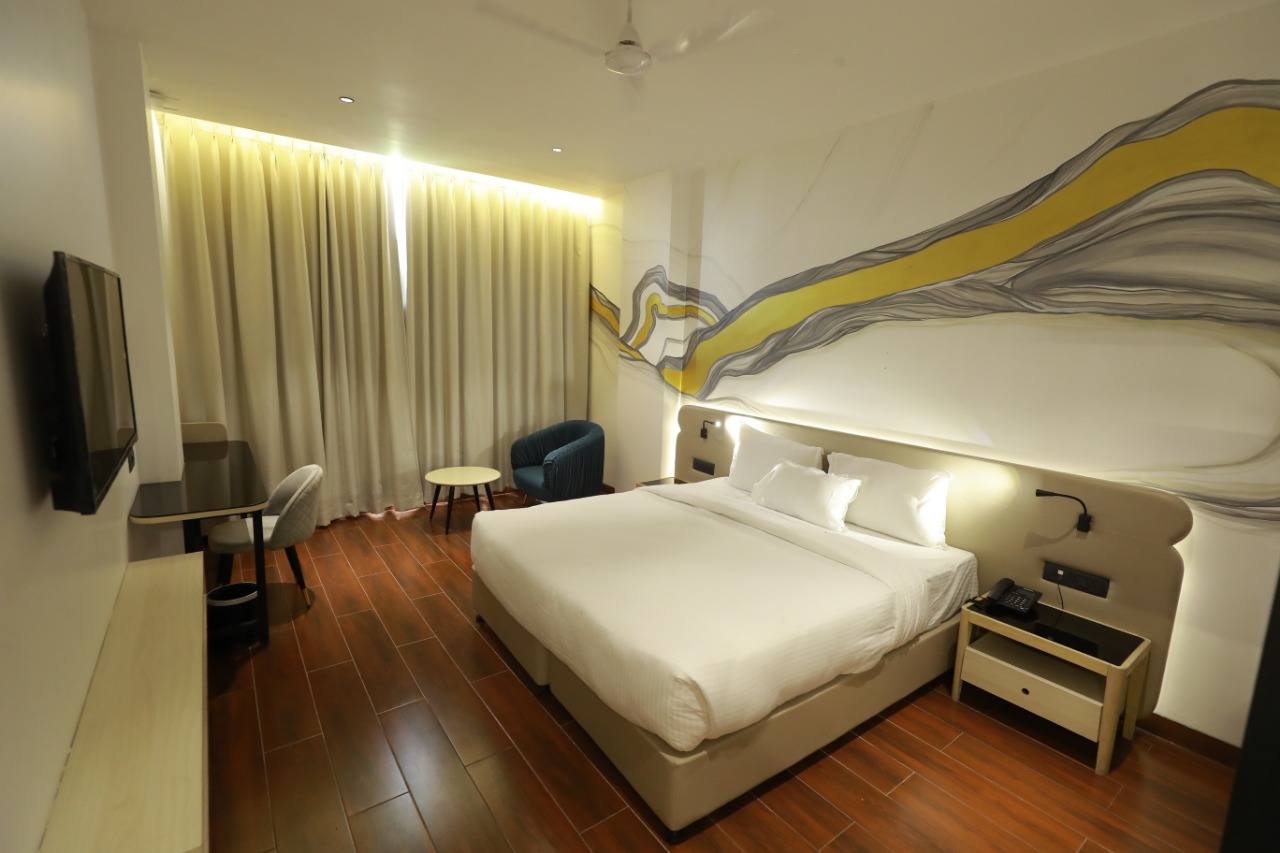 SUPER DLX ROOM